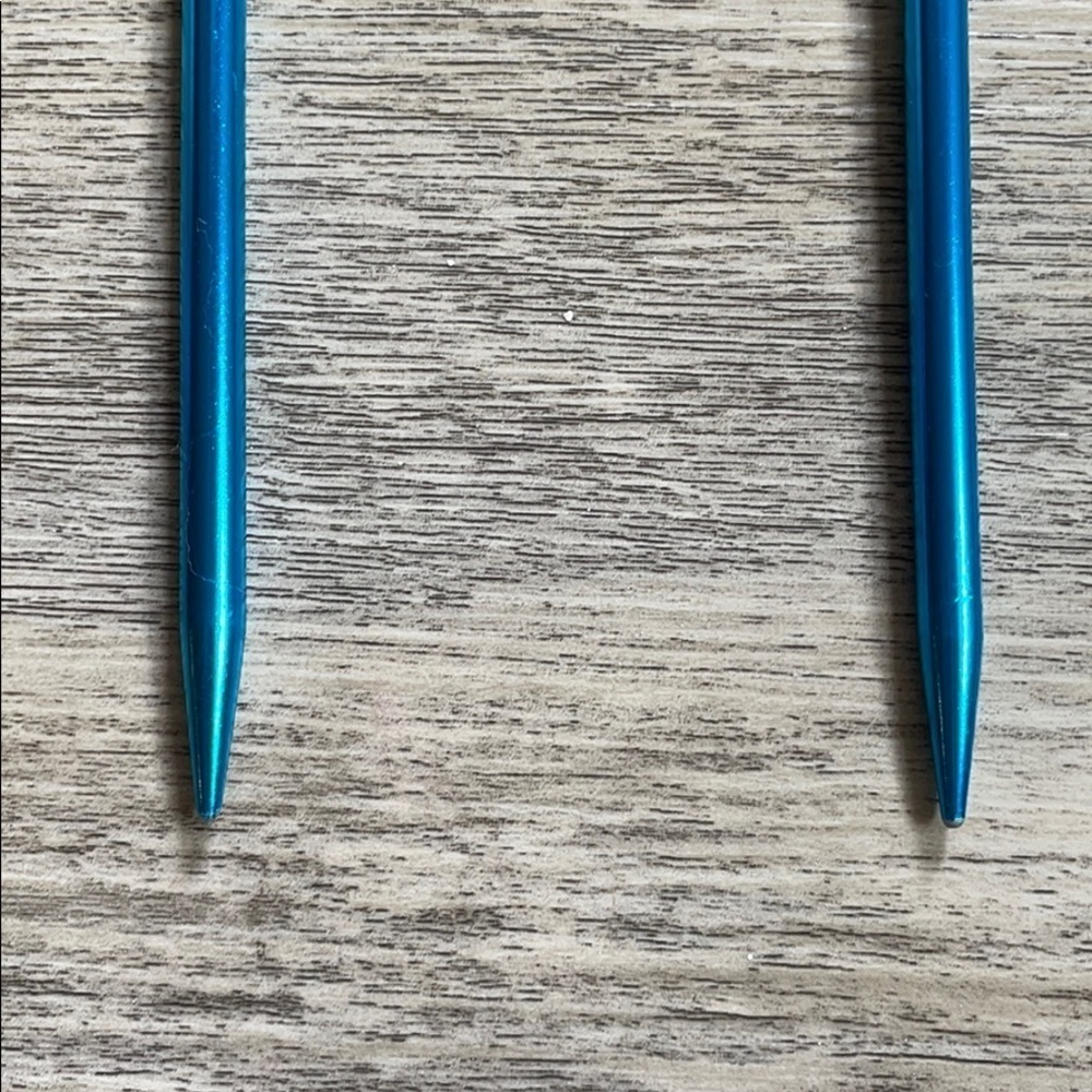 Boye 10” 6mm Knitting Needles and Yarn - Picture 4 of 7